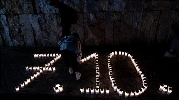 Gedenken nach Hamas-Angriff auf Israel - Provokationen Zum Jahrestag des Hamas-Angriffs auf Israel gibt es Kundgebungen und Gedenkveranstaltungen, wie hier in München.
