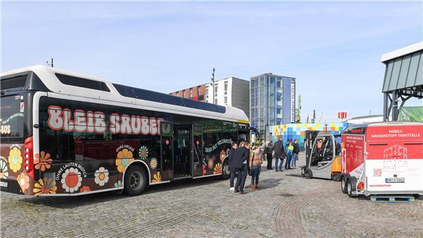 Zum vierten Wasserstoff-Symposium waren ein Wasserstoff-Bus im Einsatz – doch es gibt Probleme.