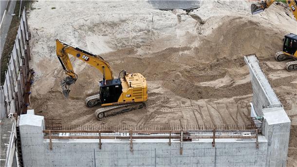 Brückenbaustelle A27 bei Wulsdorf mit Baggern