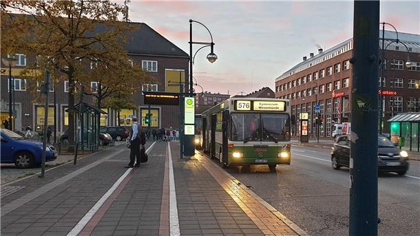 Busfahrer-Streik bringt viele Menschen in die Bedrouille Zwar fahren die Stadtbusse nicht, die Busse aus dem Landkreis sind aber zum Teil eine Alternative.