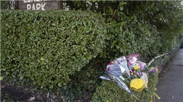 Zwei 15-Jährige wurden in Warrington wegen Mordverdachts an einer 16-jährigen Trans-Teenagerin festgenommen.