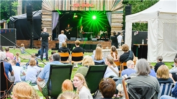 Festival "Für Hilde" in Wohnste in der Samtgemeinde Sittensen. Zwei Bühnen, zehn Bands und viel Liebe: Das Festival „Für Hilde“ atmet ehrenamtliches Engagement.