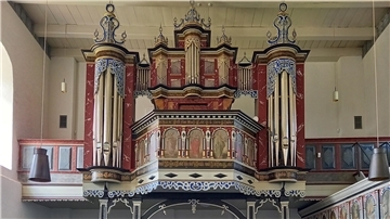 Blick auf die Langwarder Orgel