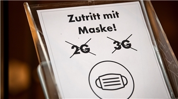 Zwei Jahre hat die Pandemie Deutschland schon im Griff. Nun sehen Bund und Länder aber Raum für Lockerungen.