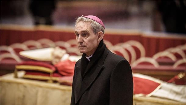 Zwei Jahrzehnte lang war Georg Gänswein der engste Mitarbeiter und Vertraute von Benedikt XVI.