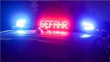 Zwei Menschen wurden bei einem Unfall auf dem neuen Abschnitt der B211 schwer verletzt.