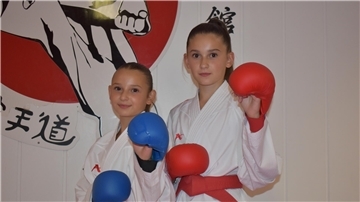 Ajla (rechts) und Dalia Zahirovic