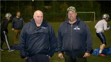 Zwei Seahawks-Urgesteine nehmen den Neuaufbau bei den OSC-Footballern in die Hand: Frank „Tiny“ Schulz (links) als Defensiv-Koordinator und Mike Böhlken, der wieder das Amt des Headcoaches übernommen hat.