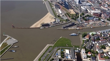 Luftaufnahme vom Geestevorhafen